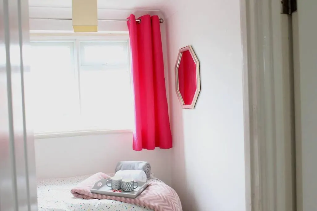 Holiday home Private & Comfortable 2 Bedroom Home Away From Home Stanwell