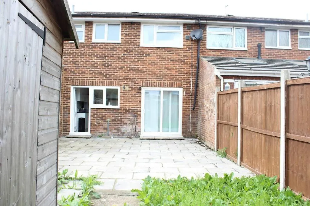 Private & Comfortable 2 Bedroom Home Away From Home Stanwell 0*,